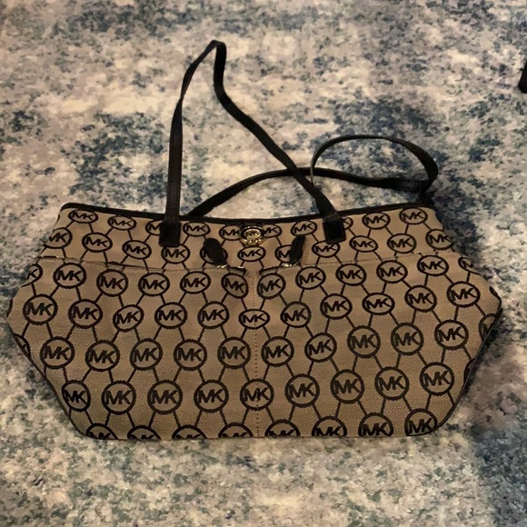 GUC MICHAEL KORS purse - Picture 4 of 10